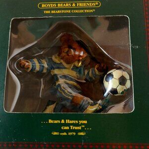 BOYDS BEAR ORNAMNENT "C. STRICKER" SOCCER BEAR- SPORTS STYLE #25756 FROM 2002